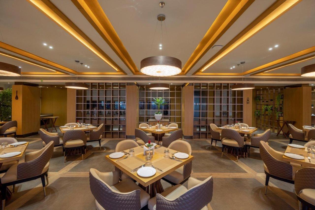 Sarovar Portico Morbi Bagian luar foto